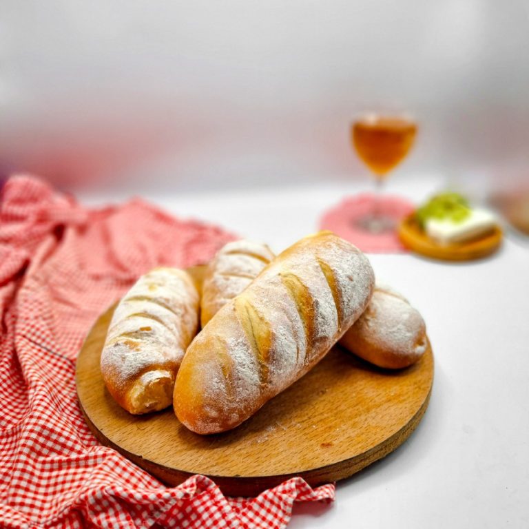 photo_5818972781436583639_y