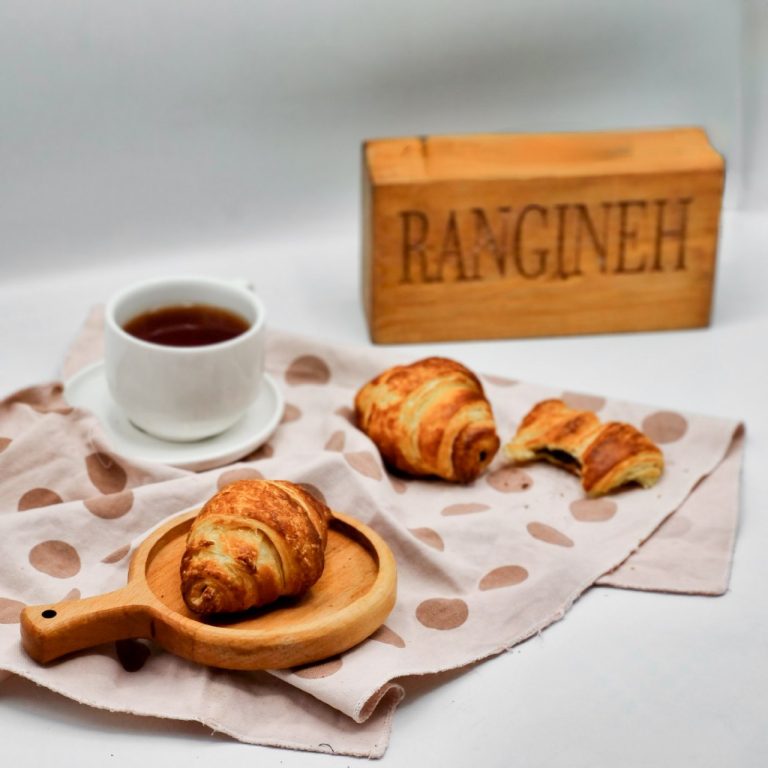 photo_5818972781436583640_y