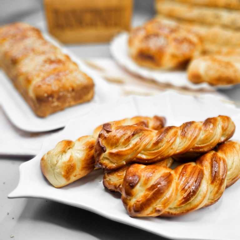 photo_5818972781436583643_y