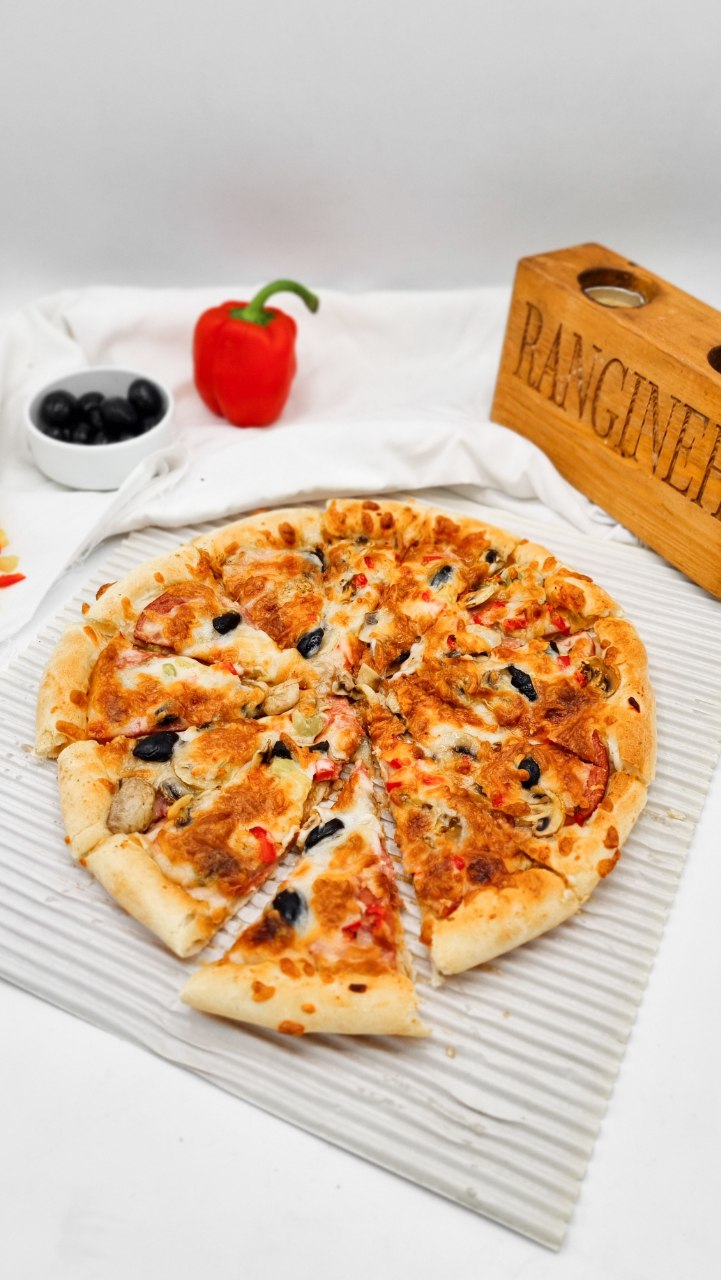 photo_5818972781436583691_y