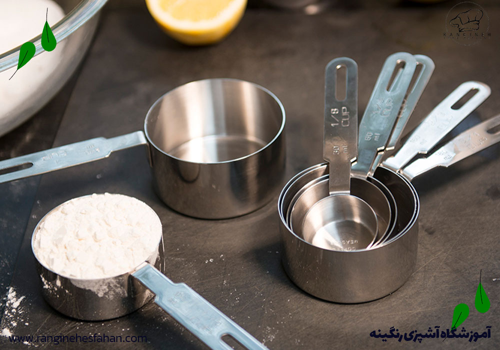 تجهیزات و مواد اولیه ضروری در راهنمای شروع آشپزی