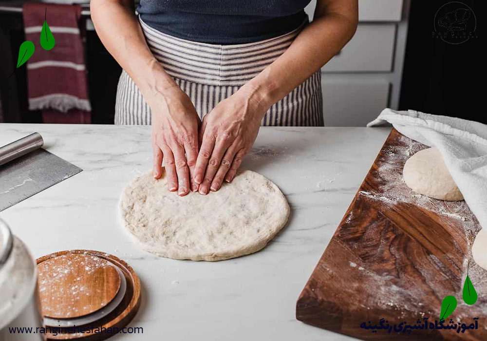 تهیه خمیر پیتزا ناپلی